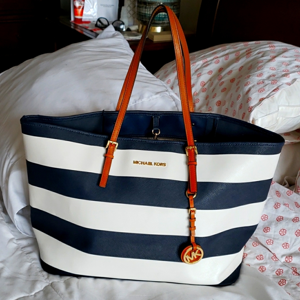 Michael Kors Jet Set Stripe Saffiano Large Navy/White Leather Tote